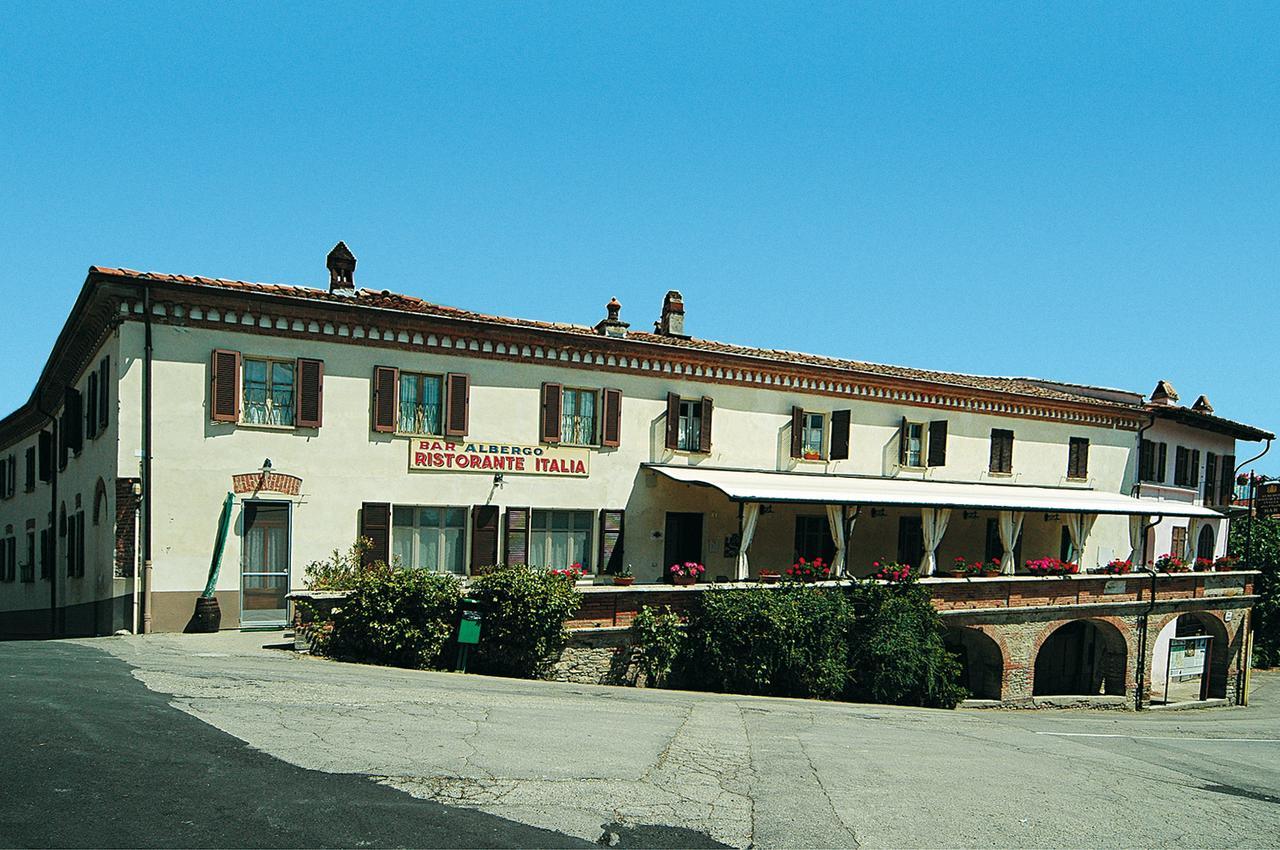 Locanda Italia Serralunga d'Alba Exterior photo